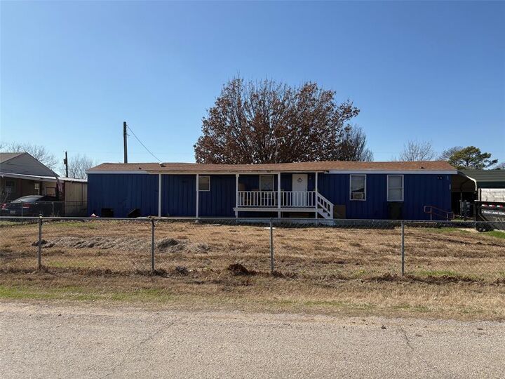 Property Photo:  209 County Road 4852  TX 76071 