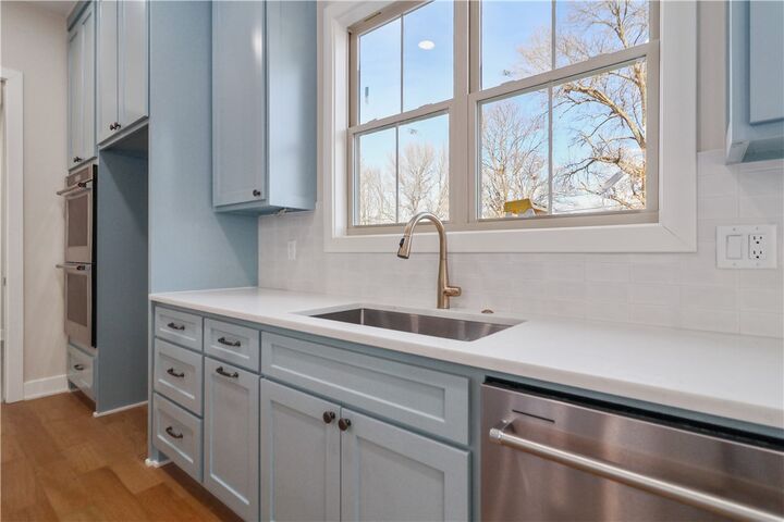 Property Photo:  2084 N Dutton Place  AR 72703 