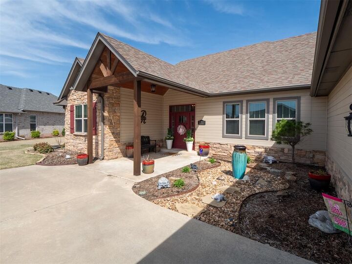 Property Photo:  2727 Woodlawn Court  OK 74804 