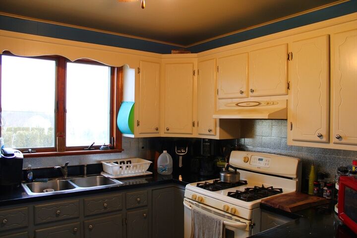 Property Photo:  186 Spencer St  MA 02721 