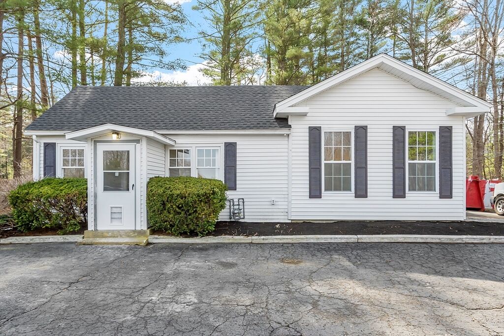 Property Photo:  382 W Main St  MA 01450 
