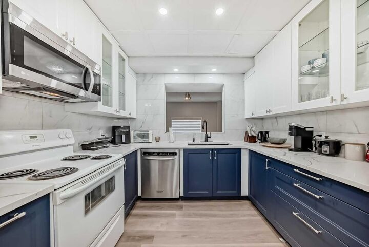 Property Photo: 7 Westland Road 2 AB T1S 1Z1