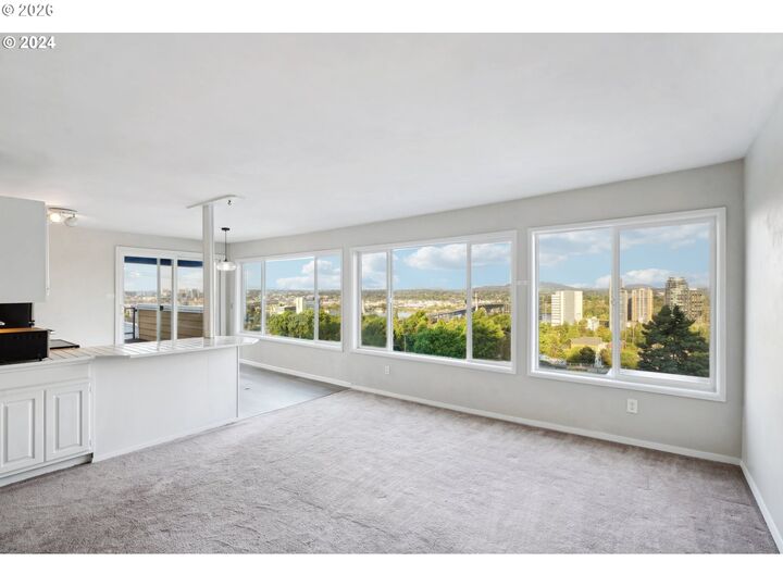 Property Photo: 3515 SW Barbur Blvd N-3 OR 97239