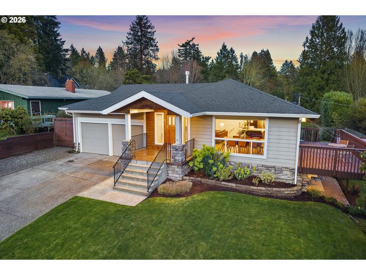 Property Photo: 4704 SW 53rd Ave OR 97221