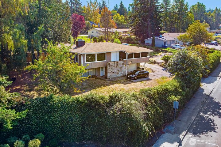 Property Photo:  2205 S Meridian  WA 98374 