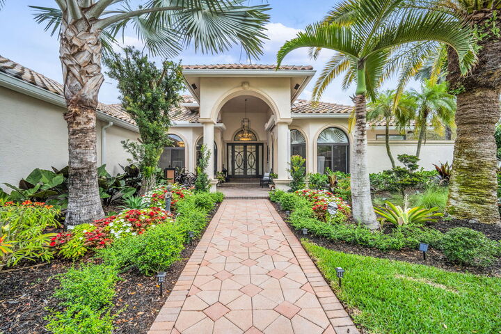 Property Photo: 131 Dockside Circle FL 33327