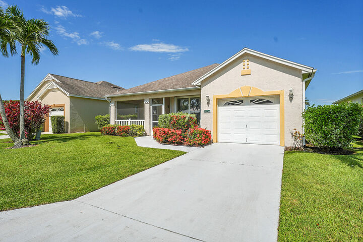 Property Photo:  526 NW Portofino Lane  FL 34986 
