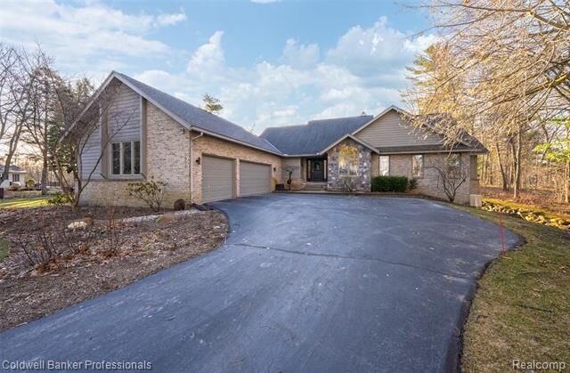 Property Photo: 1963 Turnberry Court MI 48371