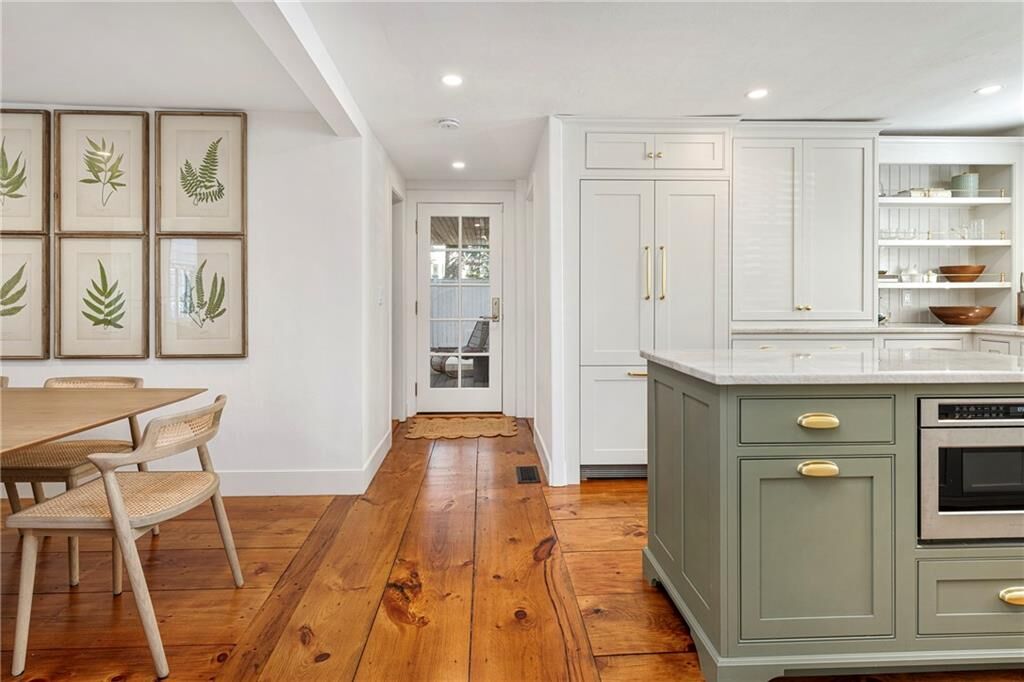 Property Photo:  108 Prospect Hill Street  RI 02840 