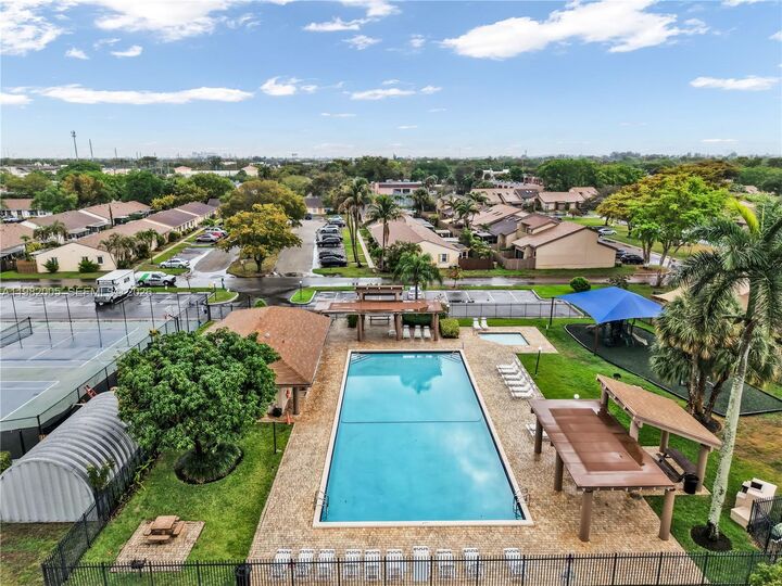 Property Photo:  2056 SW 81st Way  FL 33324 