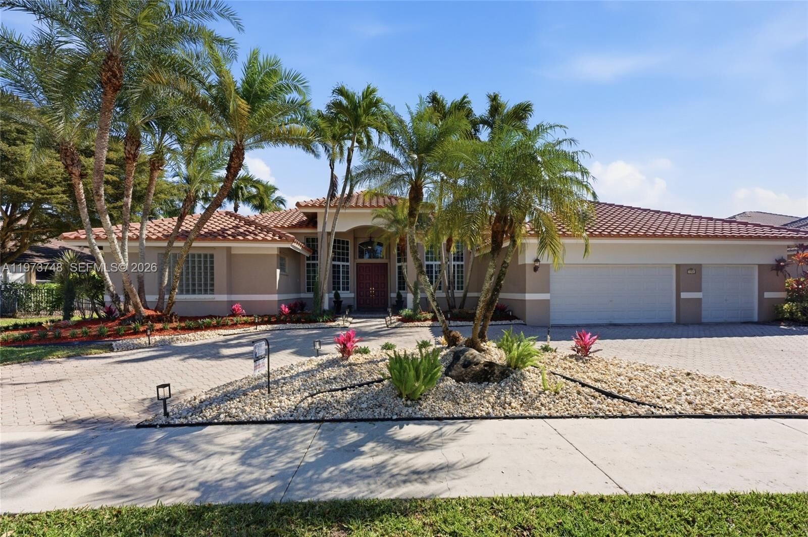 Property Photo:  158 Dockside Cir  FL 33327 