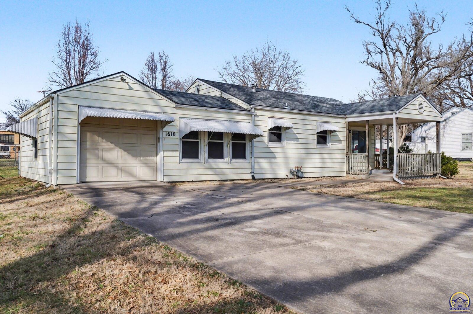 Property Photo: 1610 SW 33rd St KS 66611