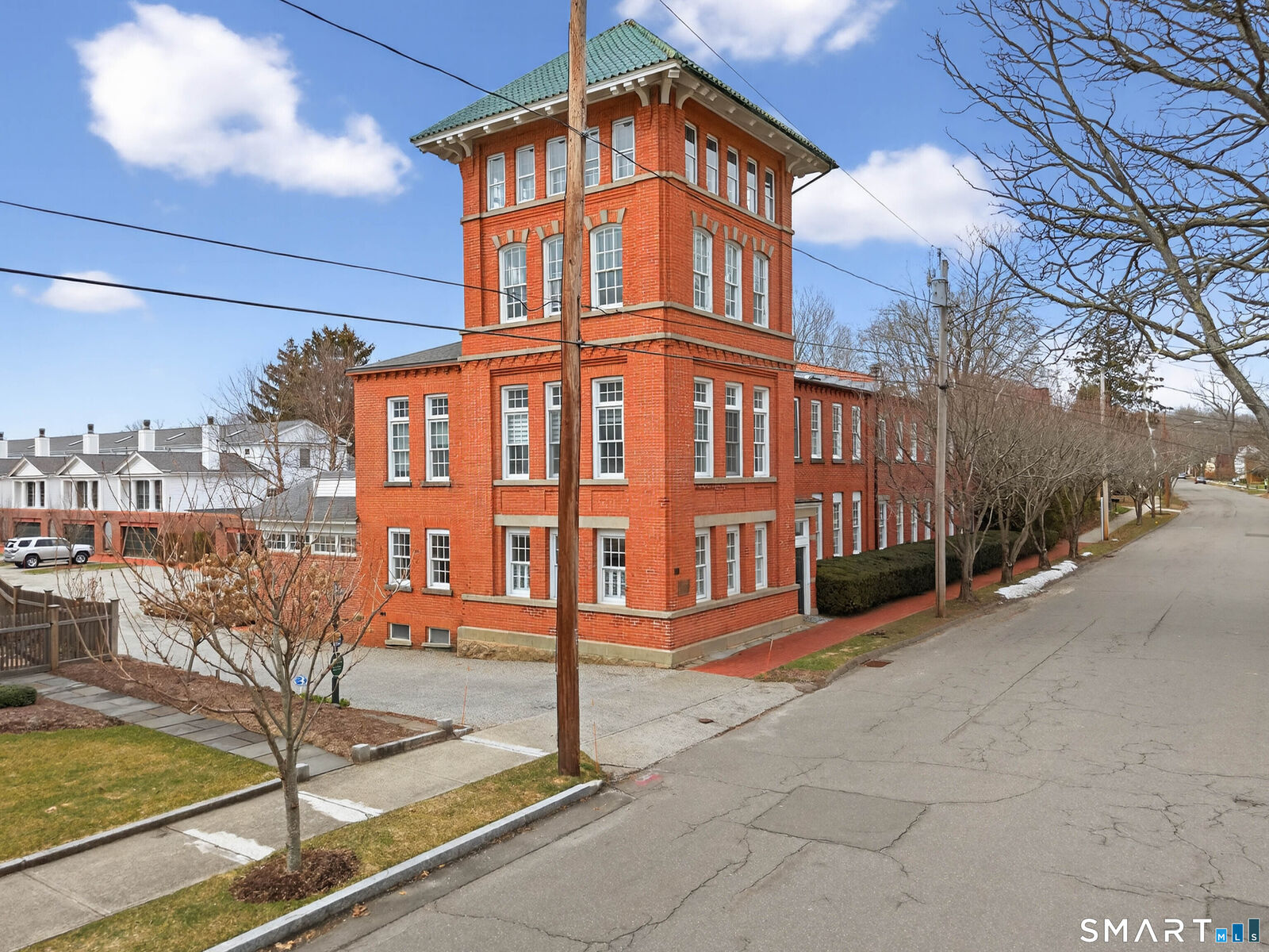 Property Photo:  18 Fair Street Apt 5  CT 06437 