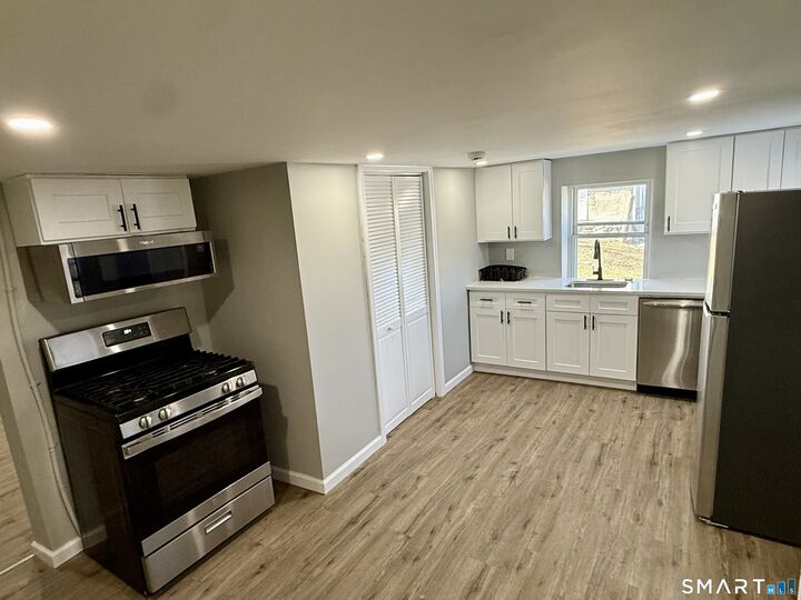 Property Photo:  205 Shaw Street B  CT 06320 