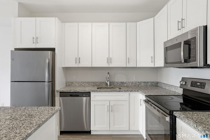 Property Photo:  71 Connecticut Avenue 301  CT 06850 