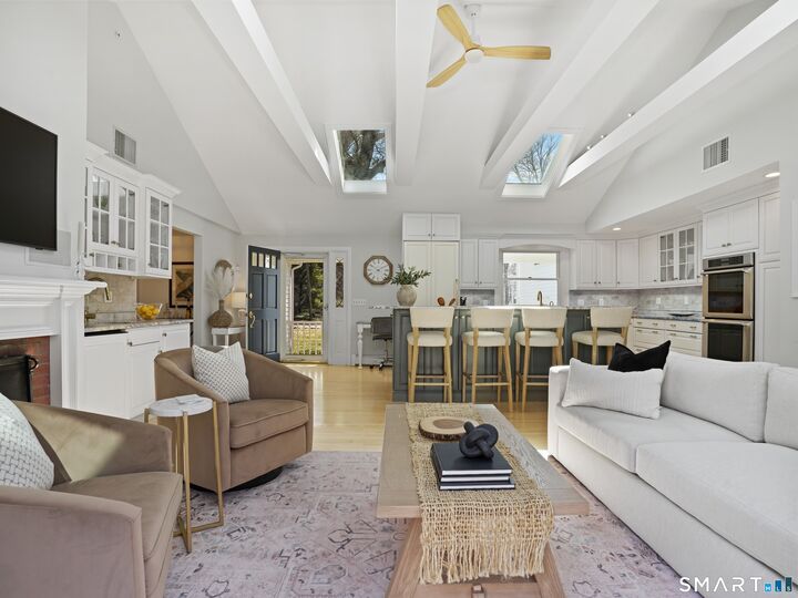 Property Photo:  10 Reimer Road  CT 06880 