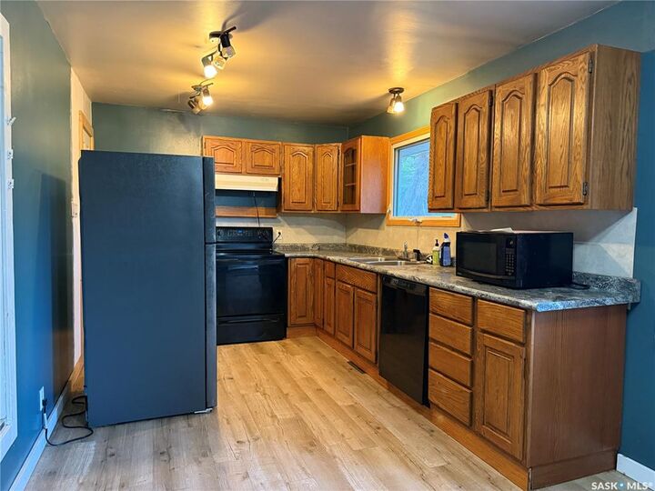 Property Photo: 518 3rd Avenue W SK S9X 1B3