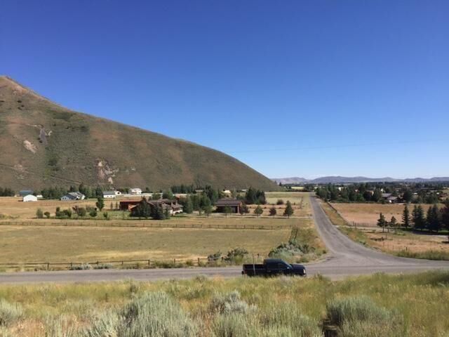 Property Photo: 39 Muldoon Canyon Rd ID 83313