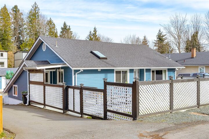 Property Photo: 2877 Cecelia St BC V0R 1K3