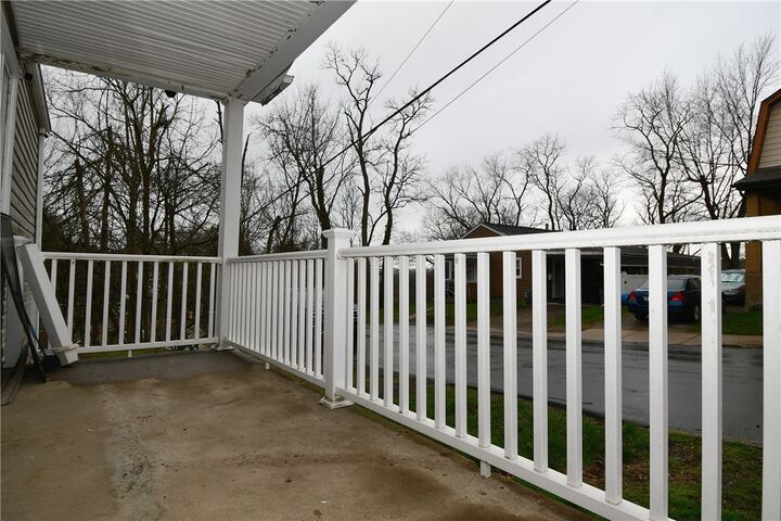 Property Photo:  17 Dean St  PA 15106 