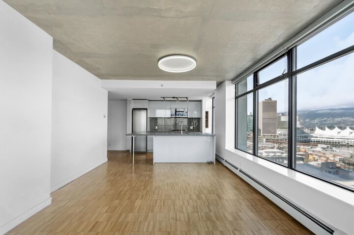 Property Photo: 108 W Cordova Street 1701 BC V6B 0G5