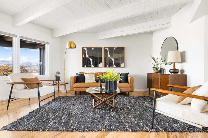 Property Photo:  4747 N Mountain View Dr  ID 83704 