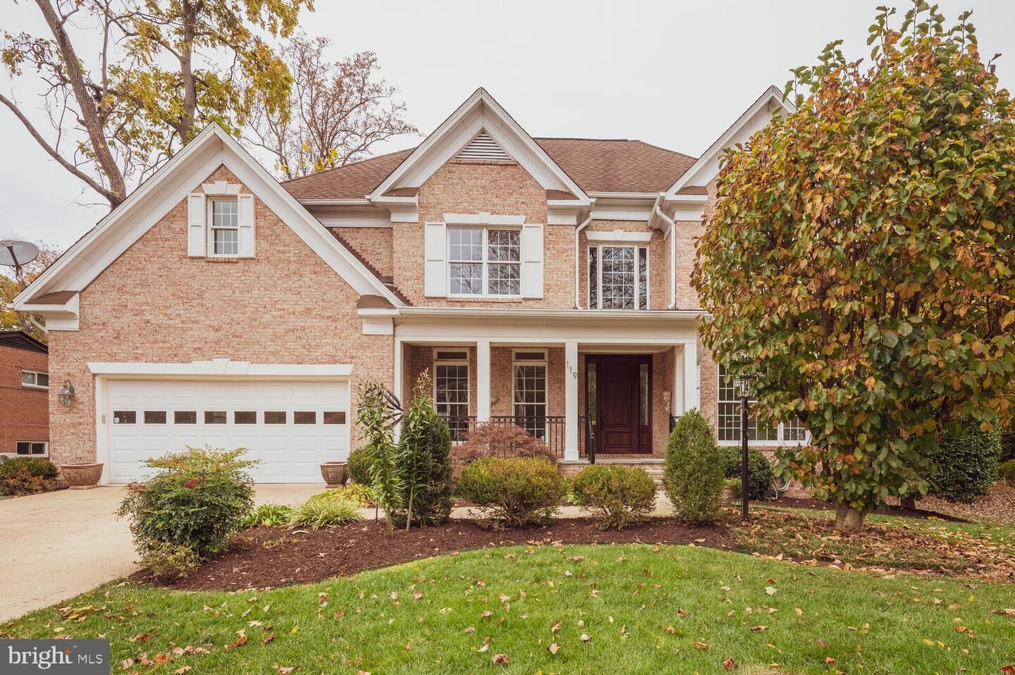 Property Photo: 119 E Jefferson Street VA 22046