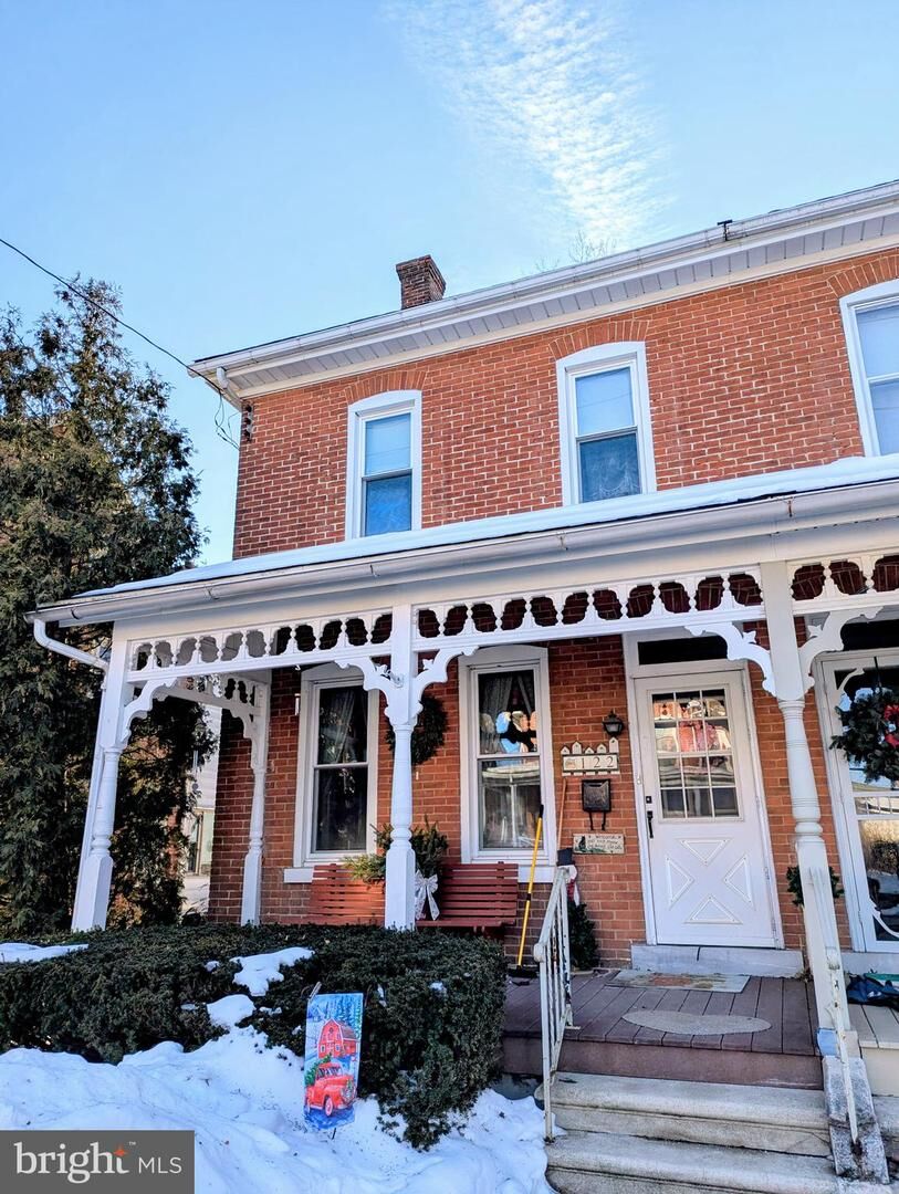 Property Photo:  122 Jefferson Street  PA 18041 