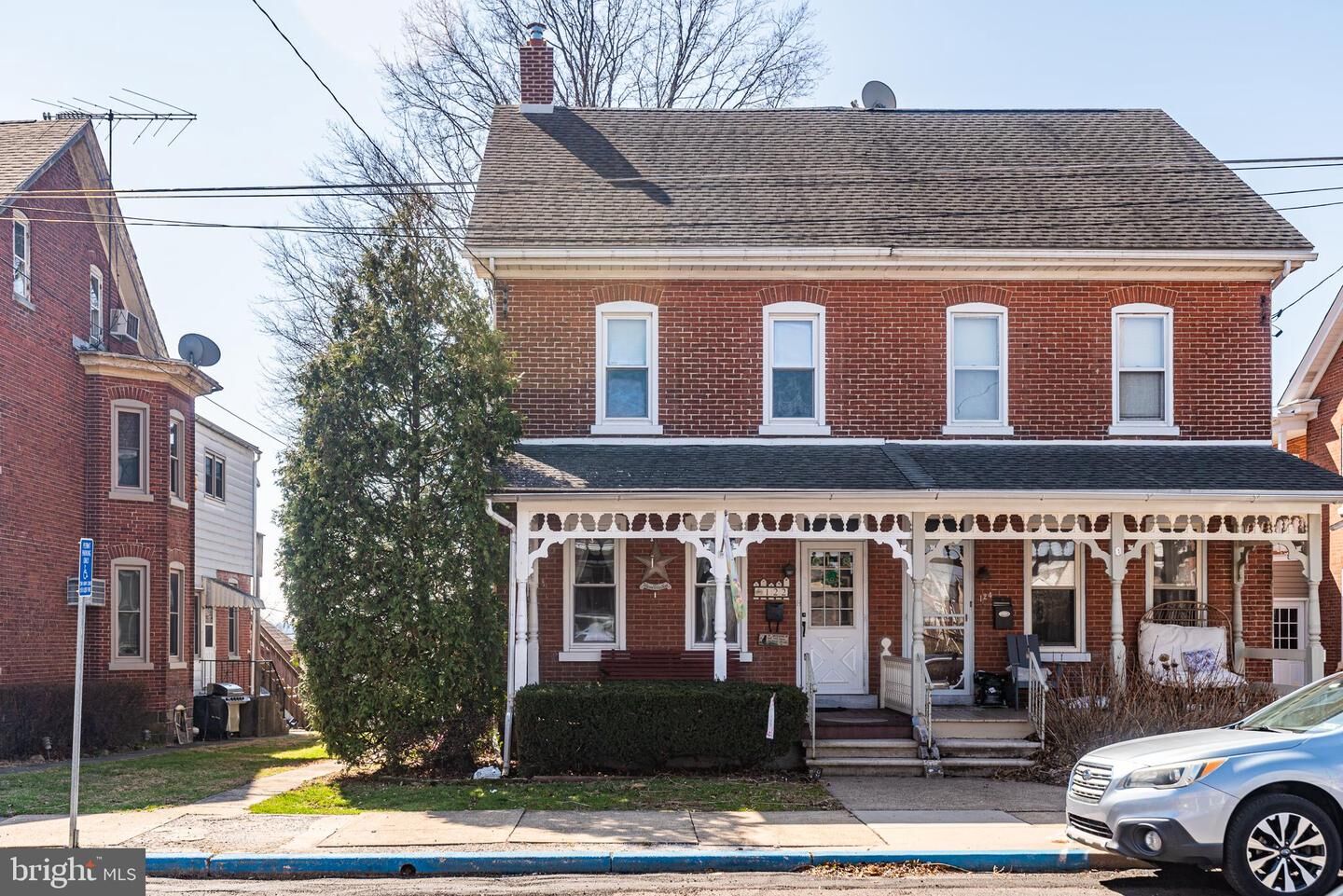 Property Photo:  122 Jefferson Street  PA 18041 