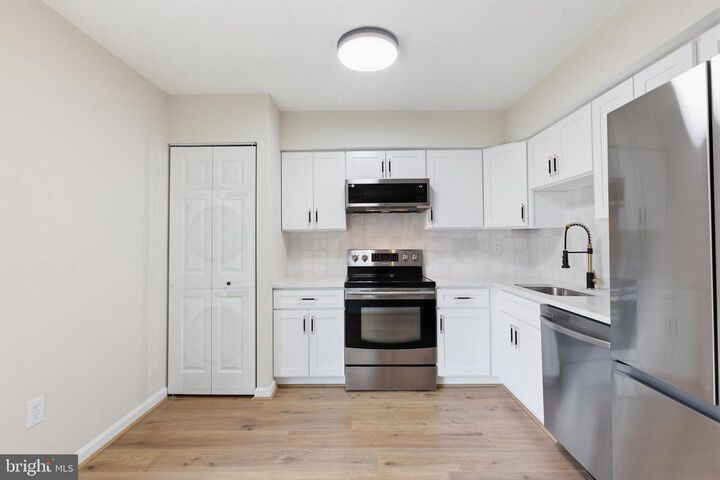 Property Photo: 7651 E Arbory Court 277 MD 20707