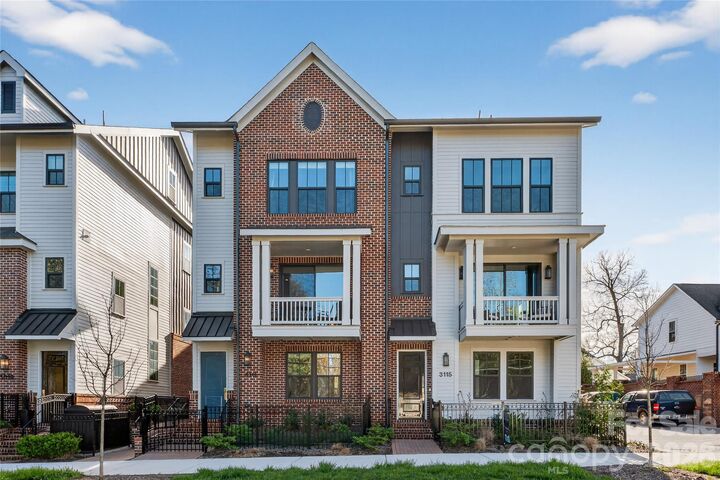 Property Photo:  3111 Pinehurst Place  NC 28209 