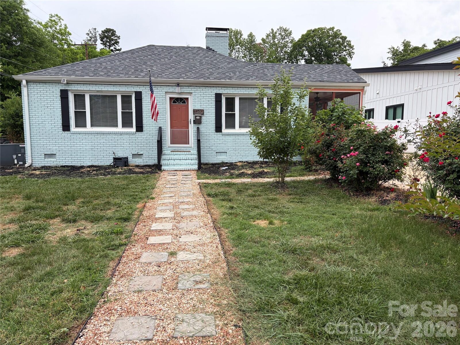 Property Photo:  1240 Skyview Road  NC 28208 