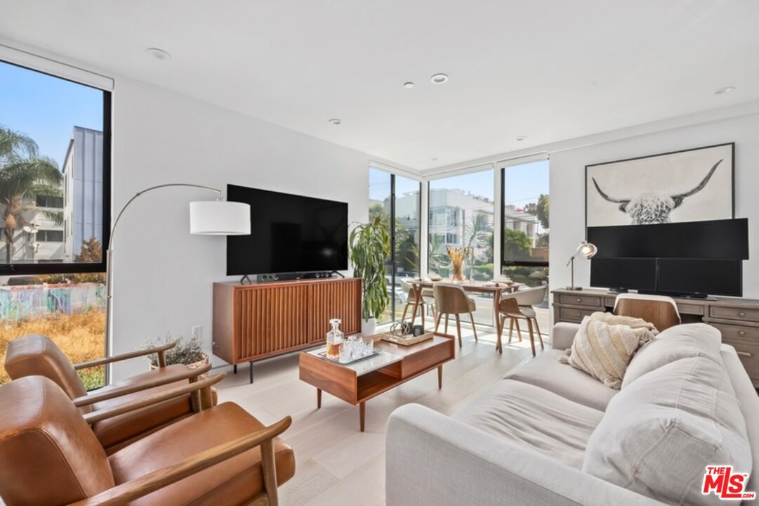 Property Photo:  1243 N Gower St  CA 90038 