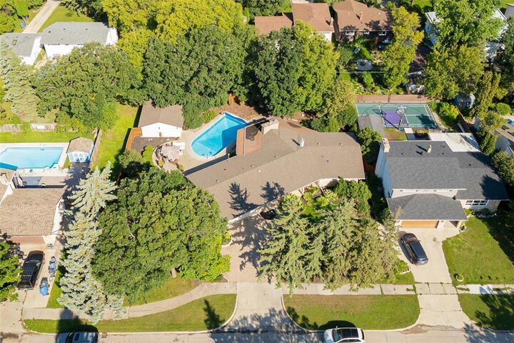 Property Photo:  29 Woodlawn Avenue  MB R2M 2P3 