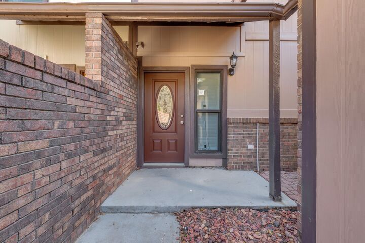 Property Photo: 60 N John Sims Parkway FL 32580