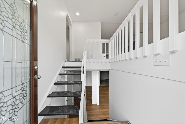 Property Photo:  5 Emmett Drive  NY 12309 