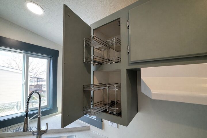 Property Photo:  606 Meadow Circle  MT 59714 