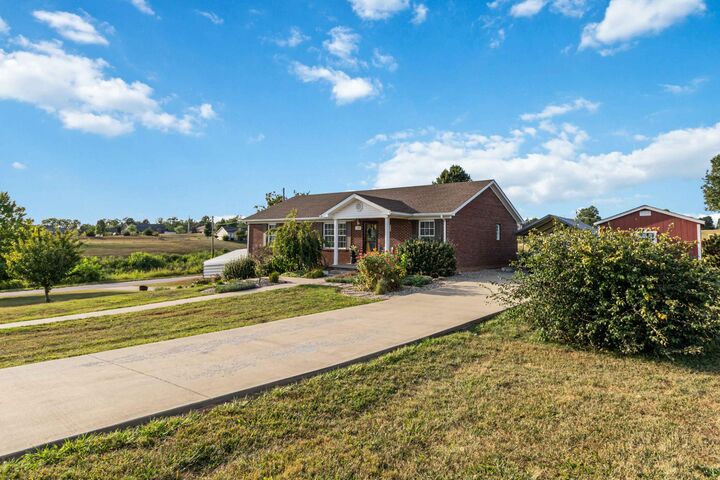 Property Photo:  189 Thoroughbred Way  KY 40403 