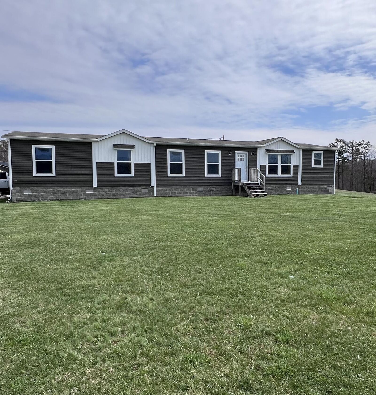 Property Photo: 12195 Hwy 587 KY 41311