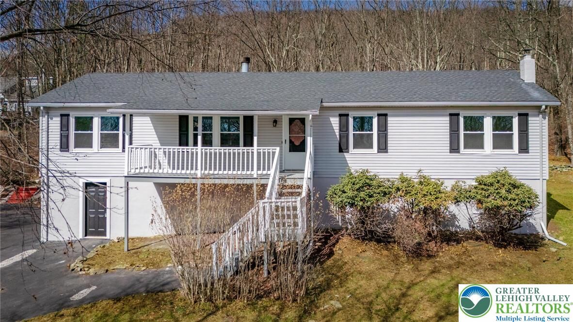 Property Photo:  107 Mount Ranier Road  PA 18330 