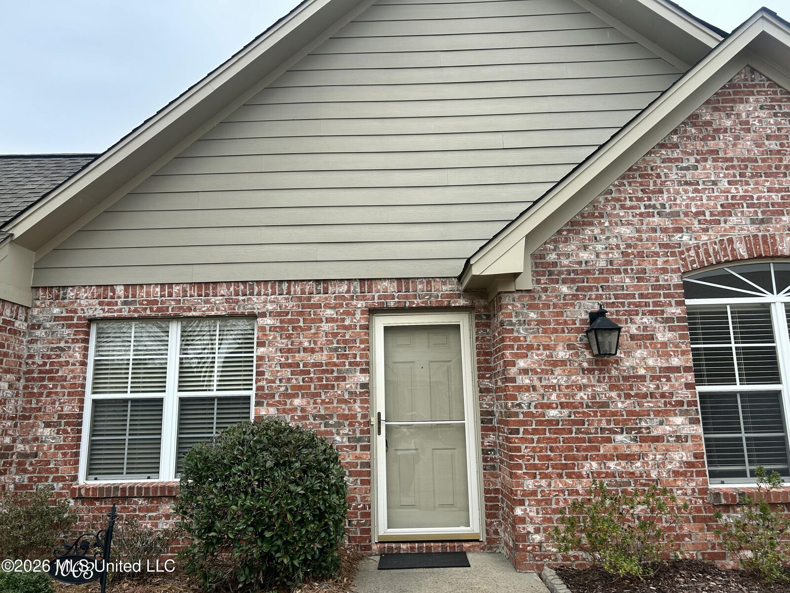 Property Photo:  1003 Charmant Place  MS 39157 