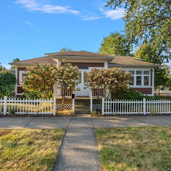 Property Photo:  202 Oak Street  MI 49090 