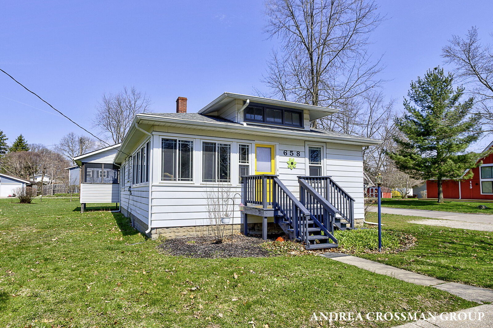 Property Photo: 658 Allegan Street MI 49453