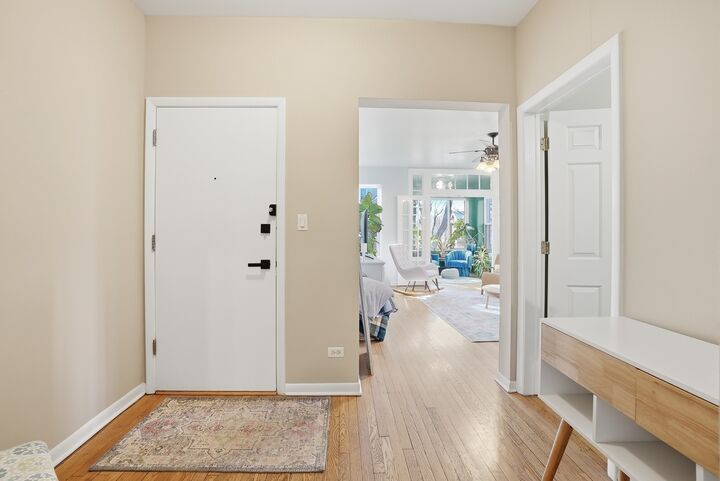 Property Photo:  7657 N Greenview Avenue 2  IL 60626 