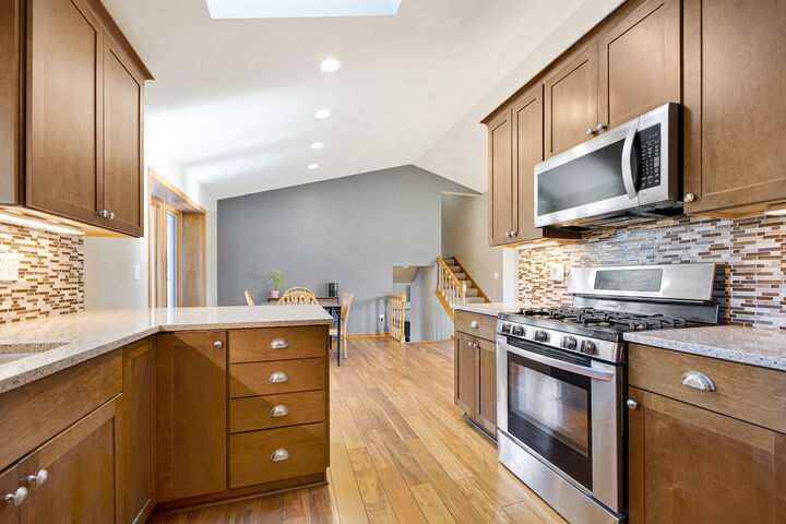 Property Photo: 568 Pamela Court IL 60136