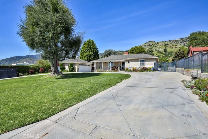 Property Photo:  579 E Sierra Madre  CA 91702 