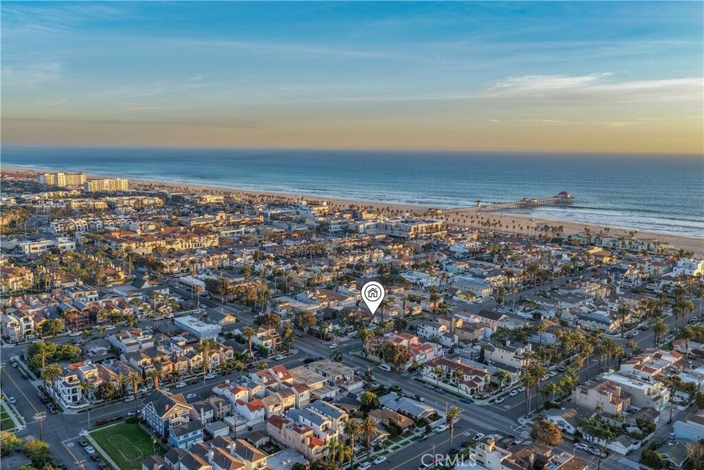 Property Photo: 318 8th Street CA 92648