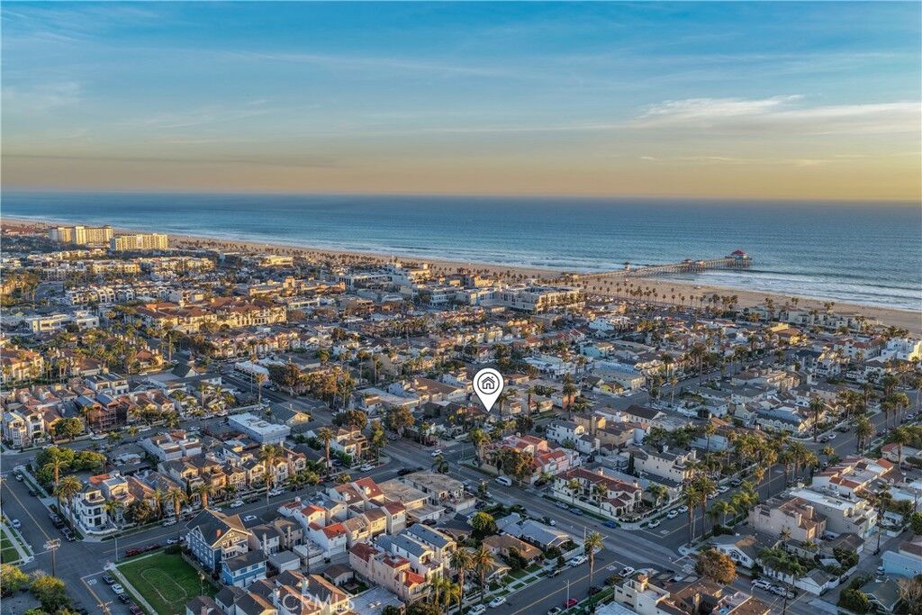 Property Photo: 318 8th Street CA 92648