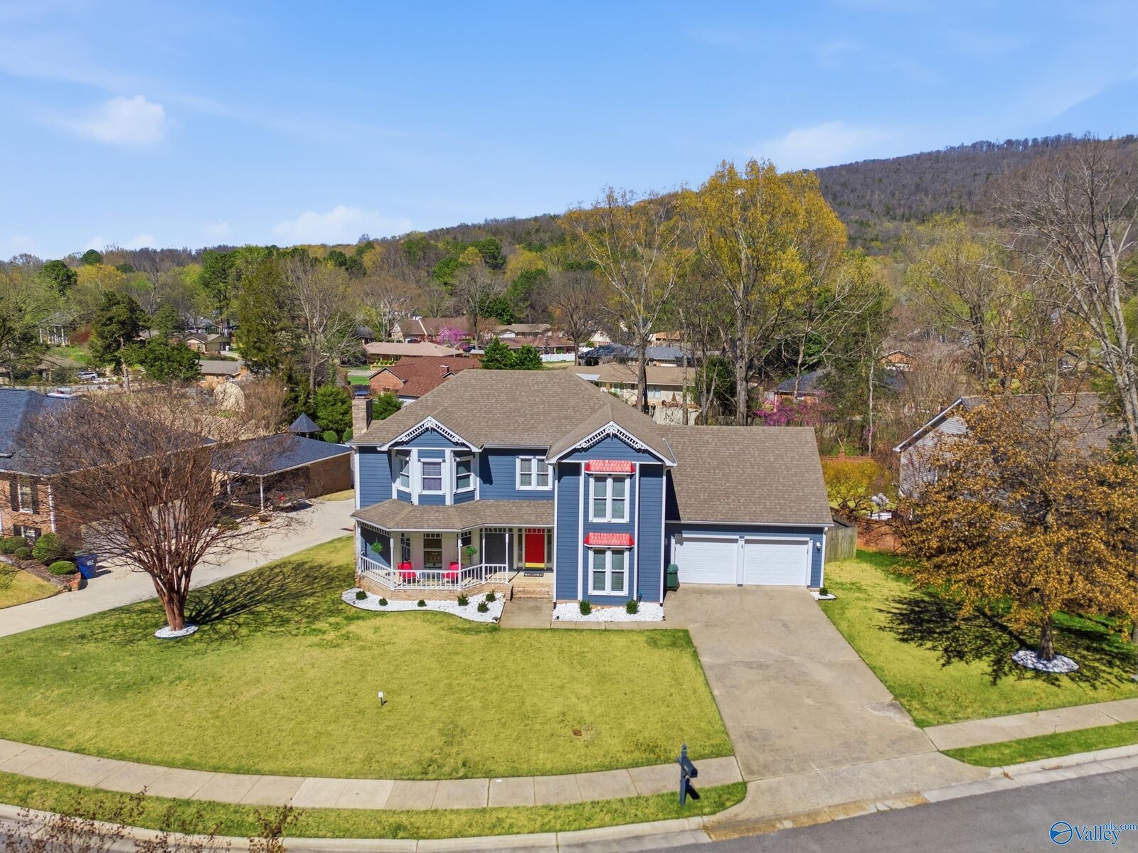 Property Photo:  7804 Valley Bend Drive SE  AL 35802 