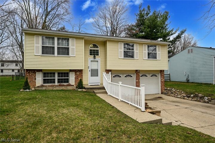 Property Photo:  925 Gayer Drive  OH 44256 